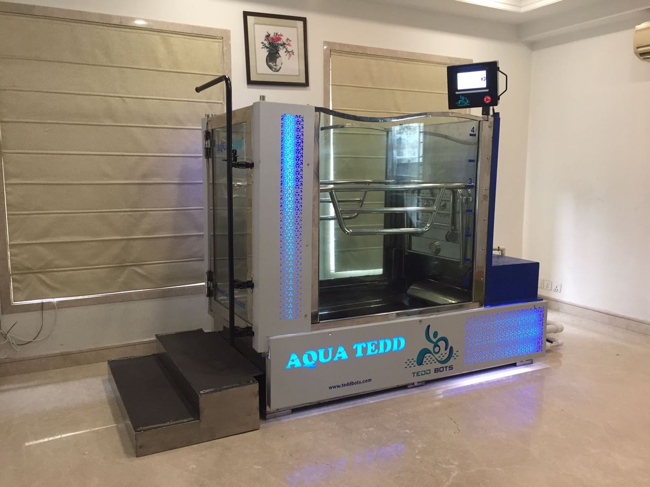 AQUA TEDD chamber underwater treadmill installed at a physiotherapy clinic